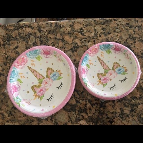 Unicorn Party Supplies for 16 - Picture 2 of 8